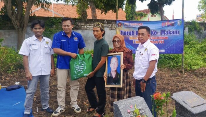 PWI Sampang Ziarah Makam Almarhum Agus Surahman di Rangkaian HPN ke-80