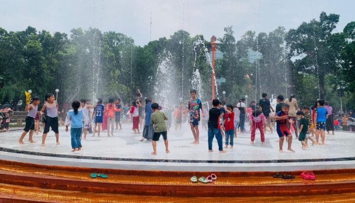 Belum Sebulan Diresmikan, Dry Fountain Alun-alun Merdeka Bau Pesing, DLH Kota Malang Akui Lemah Pengawasan