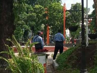 Euforia Berubah Keluhan, Air Mancur Alun-Alun Merdeka Kota Malang Diduga Tercemar