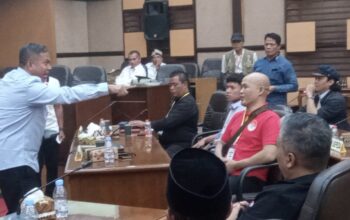 Pemilihan Ketua Komite Olahraga Nasional Indonesia (KONI) Kabupaten Malang dalam agenda Musyawarah Olahraga Kabupaten Luar Biasa (Musorkablub) yang berlangsung di Gedung DPRD Kabupaten Malang, Kepanjen, Sabtu malam (14/02), berlangsung panas dan menyita perhatian publik