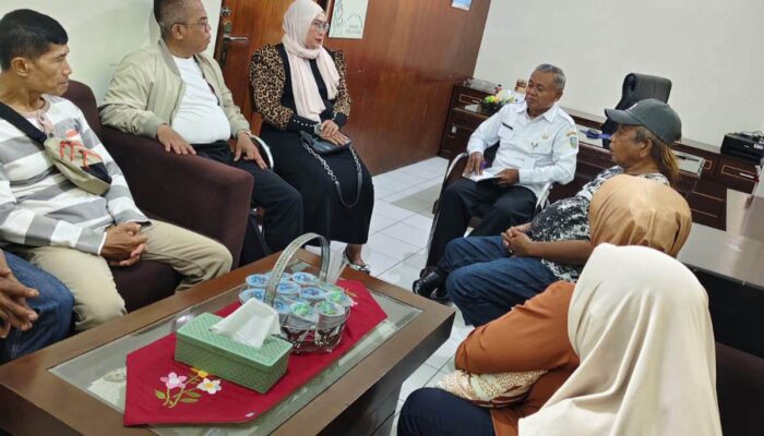 Omzet Anjlok, Pedagang Daging Sapi Jombang Keluhkan Masuknya Daging dari Krian