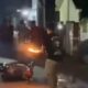 Warga Plandaan Jombang Tangkap Terduga Maling Motor, Kendaraan Pelaku Dibakar