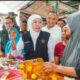 Blusukan ke Pasar Takjil di Malang, Khofifah Soroti Peran UMKM dan Seniman