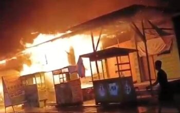 Diduga Spirtus Tumpah, Empat Ruko di Bantur Hangus Dilalap Api