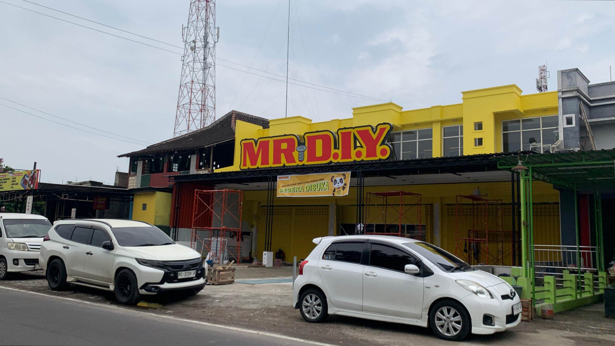 Ritel Modern Nyaris Buka di Cukir Jombang, Pedagang Kecil Waswas Omzet Tergerus