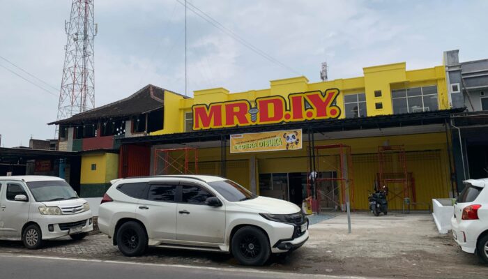 Belum Punya PBG dan PPKPR, Pembangunan Toko Modern di Diwek Jombang Disorot