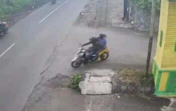 Empat Perampok Bersenjata Tajam Serang Pasutri di Jombang, Motor Ditabrak Lalu Dibacok