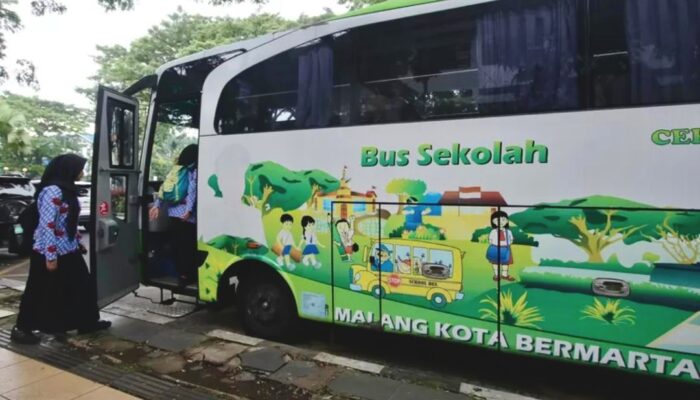 Program Angkot Gratis Belum Merata, Bus Sekolah Masih Jadi Andalan