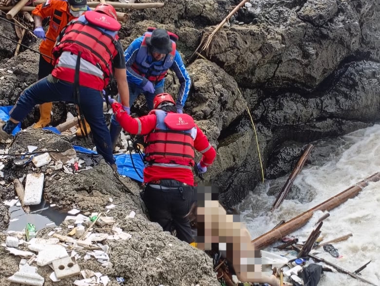 Mayat Pria Tanpa Busana Ditemukan di Pusaran Sungai Brantas Bululawang
