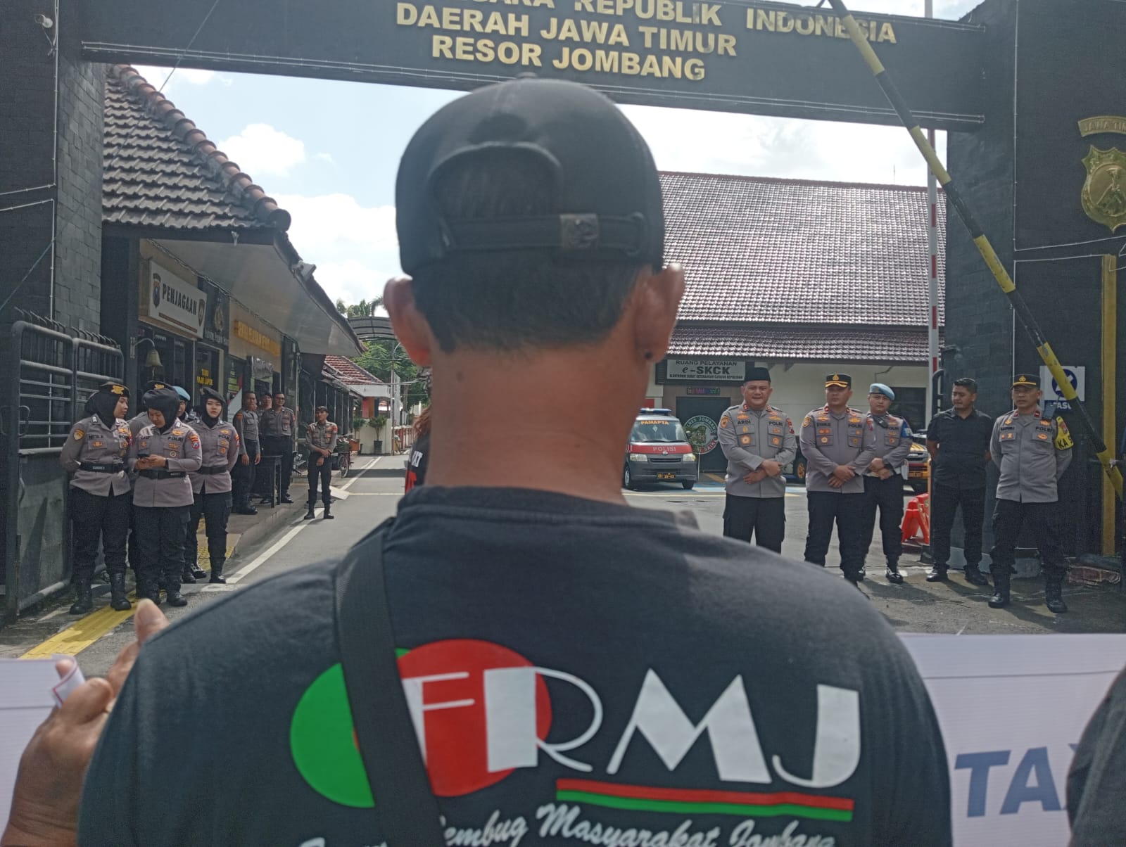 Kanopi Pasar Ploso Jombang Roboh, FRMJ Curigai Permainan Anggaran