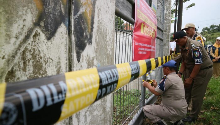 Pemkab Jombang Tertibkan Tower BTS Tanpa Izin, 6 Titik Disegel