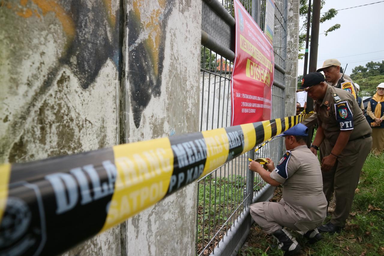 Pemkab Jombang Tertibkan Tower BTS Tanpa Izin, 6 Titik Disegel