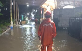 Gorong-gorong Tersumbat Rumpun Bambu, Sungai Losari Meluap Rendam Permukiman di Singosari
