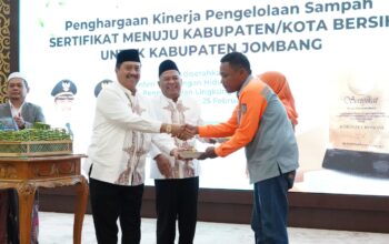 Pengelolaan Sampah Jombang Diakui Nasional, 5 Petugas Kebersihan Dapat Hadiah Umrah
