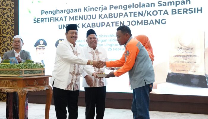 Pengelolaan Sampah Jombang Diakui Nasional, 5 Petugas Kebersihan Dapat Hadiah Umrah