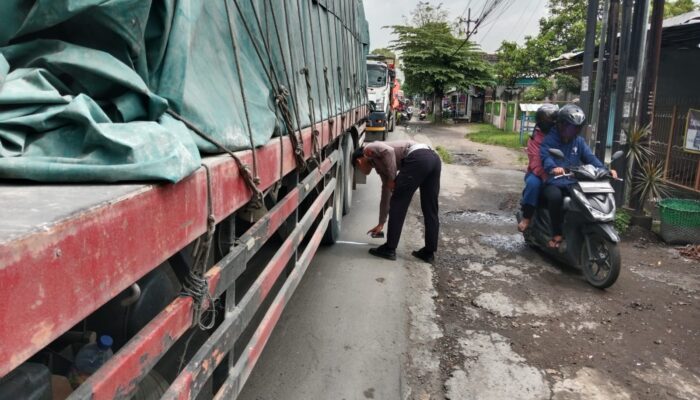 Kecelakaan Maut di Jombang, Pengendara Motor Tewas Tertabrak Truk Tronton