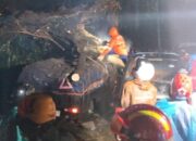 Hujan Lebat dan Angin Terjang Payung 2, Dua Mobil Tertimpa Pohon, Jalur Batu–Kediri Lumpuh Total