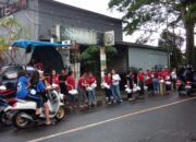 Astrid Karaoke & Kafe Bagikan 1.000 Takjil, Hujan Tak Surutkan Semangat Berbagi