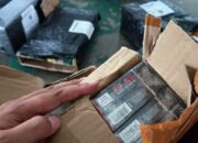 Bea Cukai Malang Bongkar Kiriman Rokok Ilegal di Ekspedisi, Puluhan Ribu Batang Disita