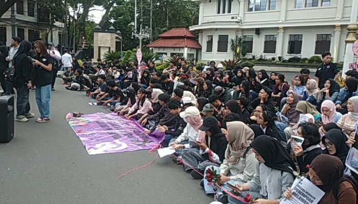 Ratusan Mahasiswa Malang Turun ke Jalan Peringati IWD 2026, Soroti Kekerasan dan Ketimpangan terhadap Perempuan