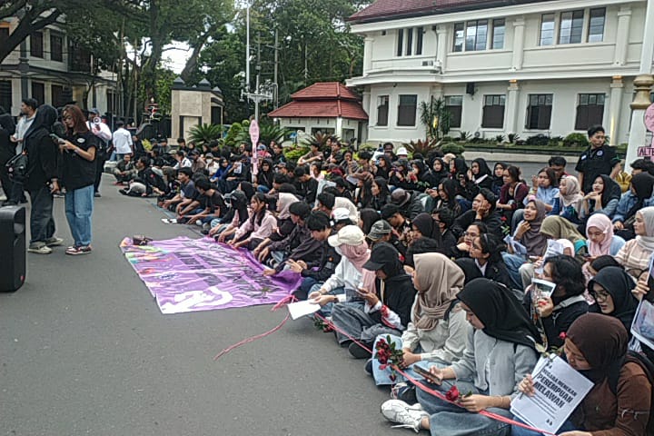 Ratusan Mahasiswa Malang Turun ke Jalan Peringati IWD 2026, Soroti Kekerasan dan Ketimpangan terhadap Perempuan