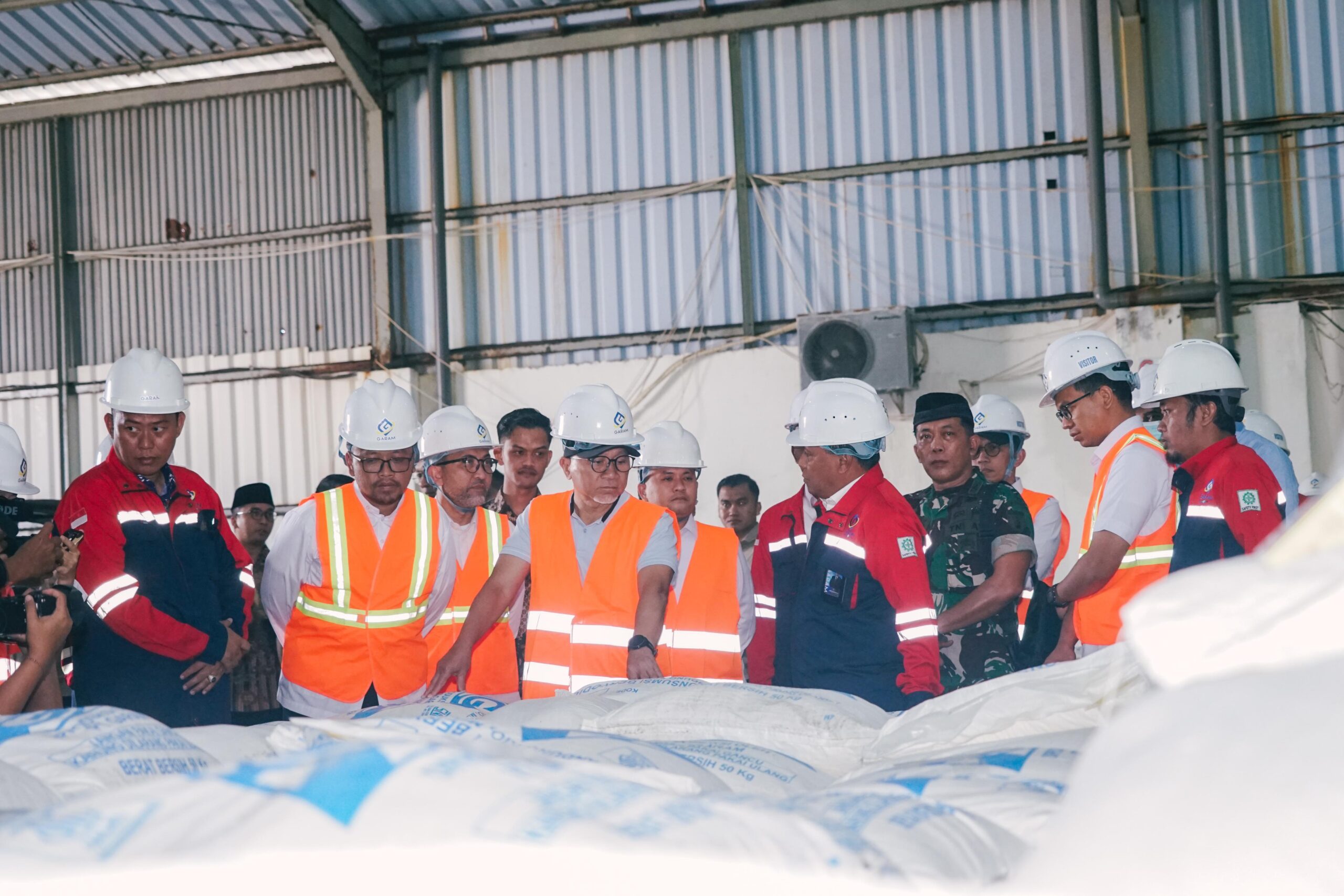 Menko Pangan RI Zulkifli Hasan Tinjau PT Garam Kabupaten Sampang