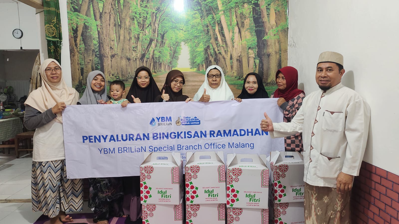 BRI Region 13 Malang Salurkan 200 Paket Sembako untuk Guru Tahfidz dan Guru Ngaji