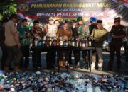 Polres Malang Musnahkan 1.659 Botol Miras, Komitmen Jaga Kondusivitas Ramadan