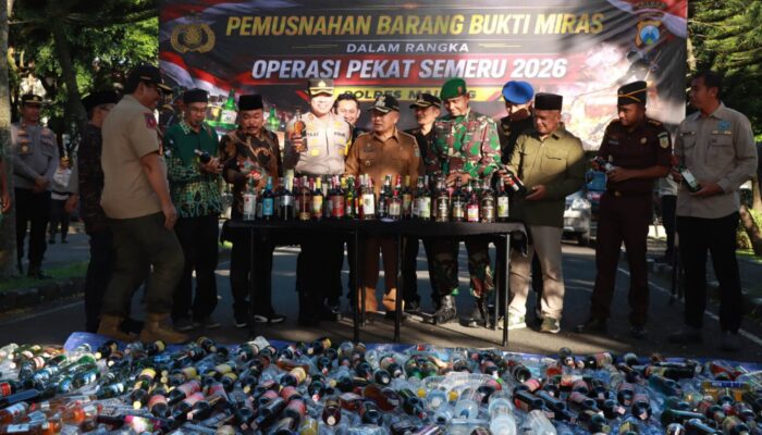 Polres Malang Musnahkan 1.659 Botol Miras, Komitmen Jaga Kondusivitas Ramadan