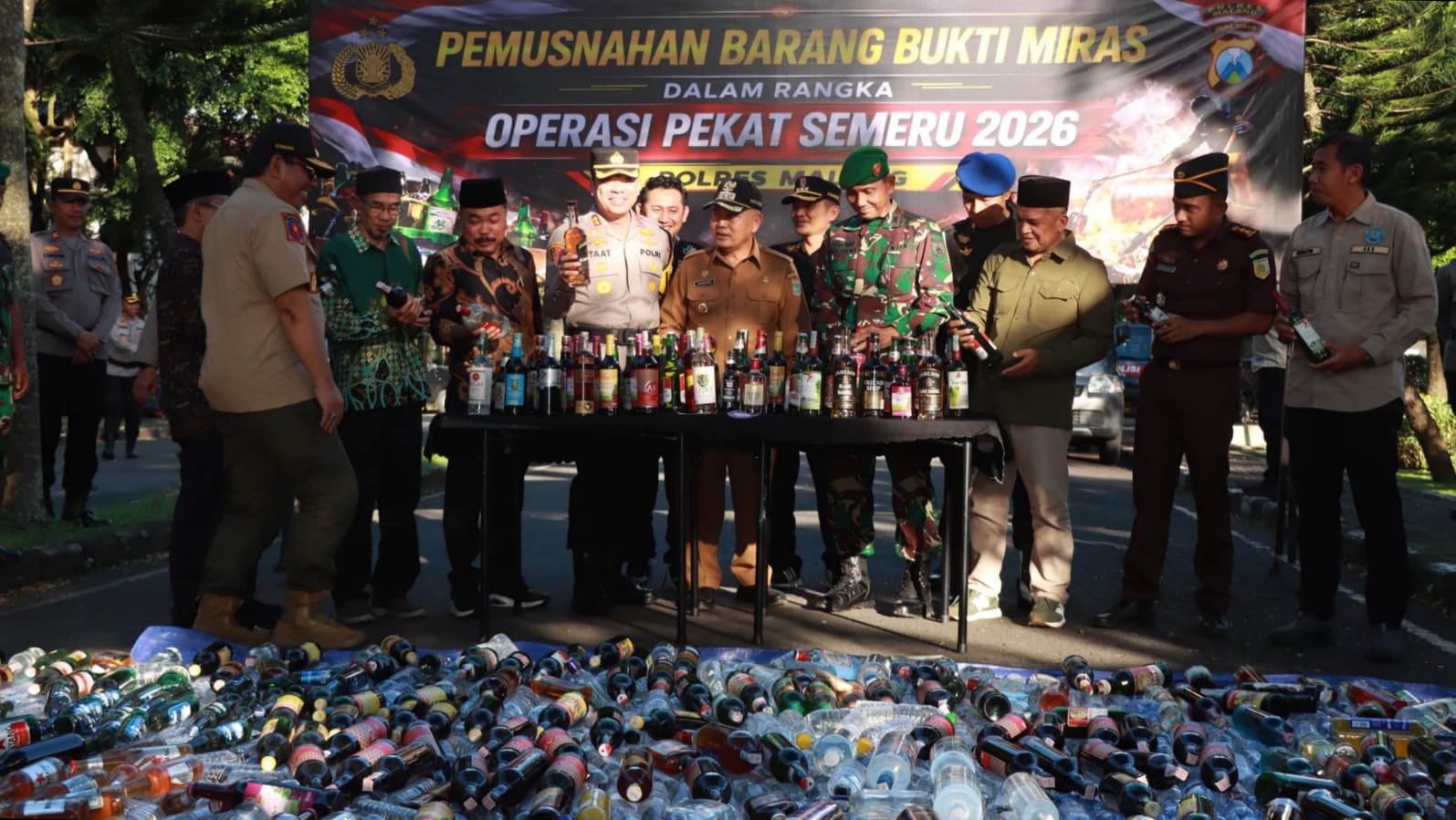 Polres Malang Musnahkan 1.659 Botol Miras, Komitmen Jaga Kondusivitas Ramadan