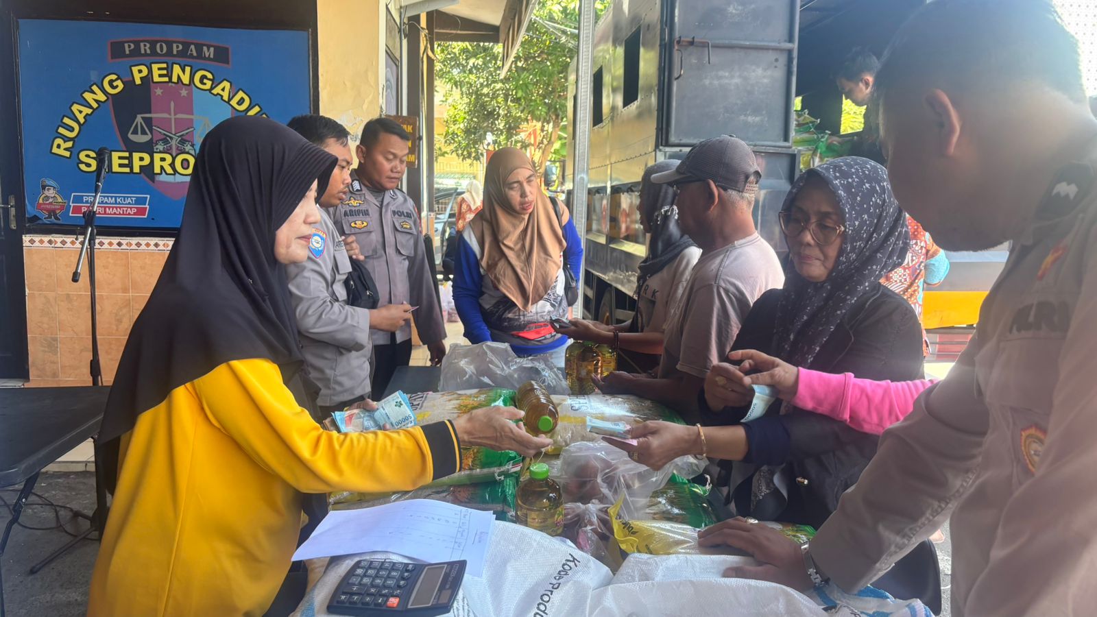 Polres Sampang Gelar GPM dan Himbau Pedagang Tidak Lakukan Bapokting