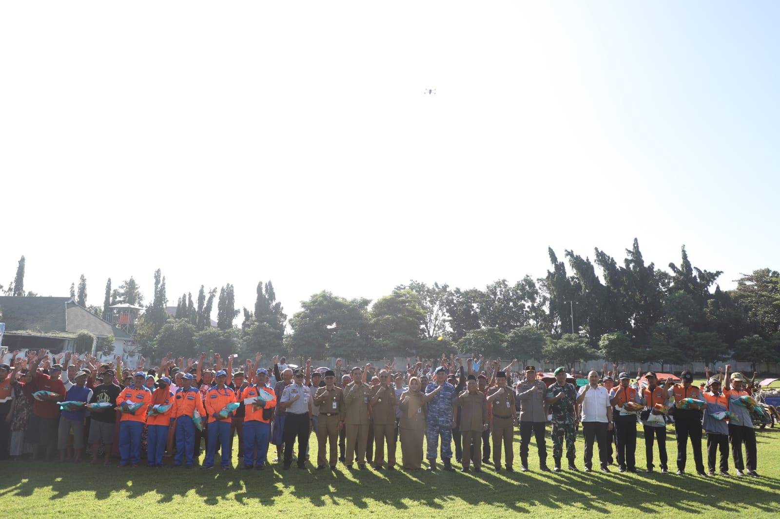 2.495 Warga Jombang Terima Bansos APBD 2026, Tukang Becak Ikut Jadi Penerima