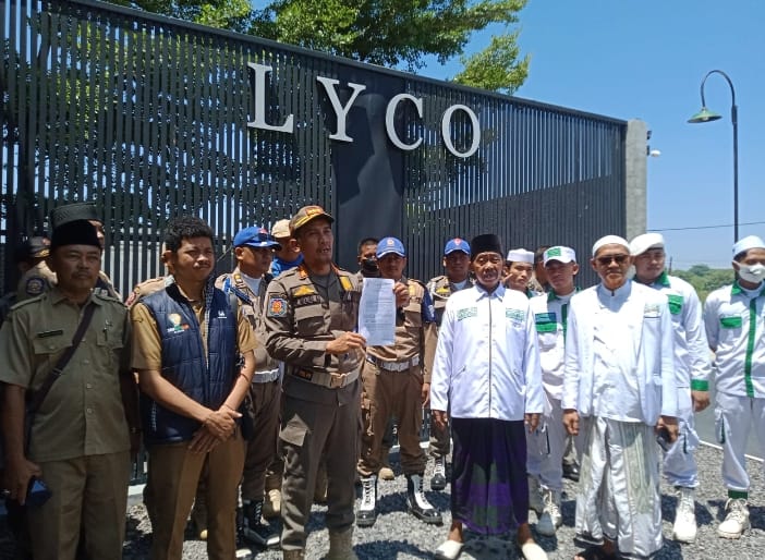 Sering Berulah Dan Langgar Aturan, Satpol PP Sampang Segel Sementara Coffe Lyco