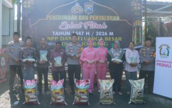Polres Jombang Distribusikan Zakat Fitrah ke 550 Warga dan 16 Yayasan