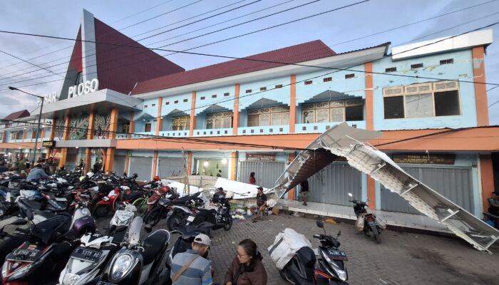 Terkait Ambruknya Atap Pasar Ploso Jombang, Pemda Minta Kontraktor Bertanggungjawab