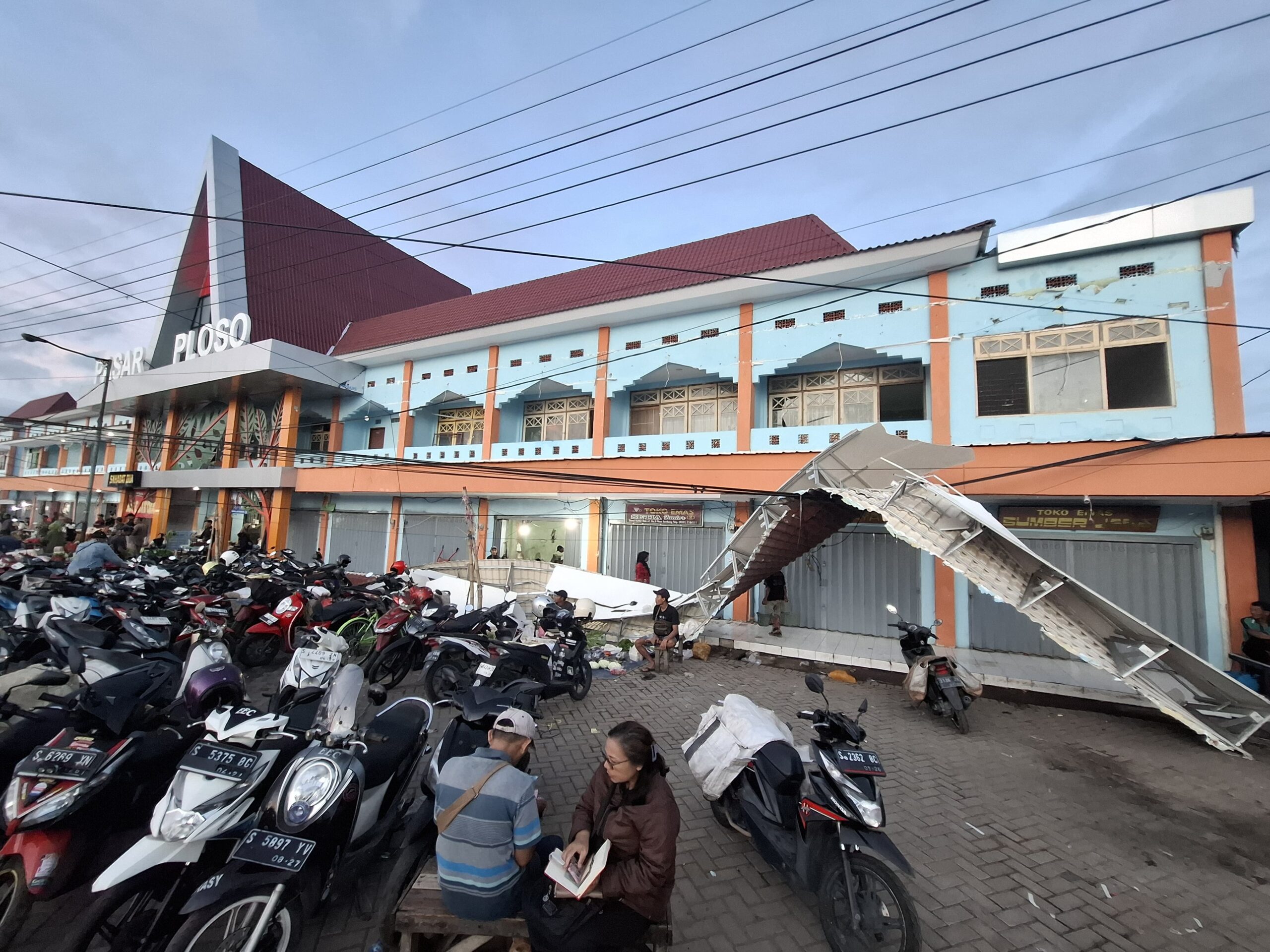 Terkait Ambruknya Atap Pasar Ploso Jombang, Pemda Minta Kontraktor Bertanggungjawab