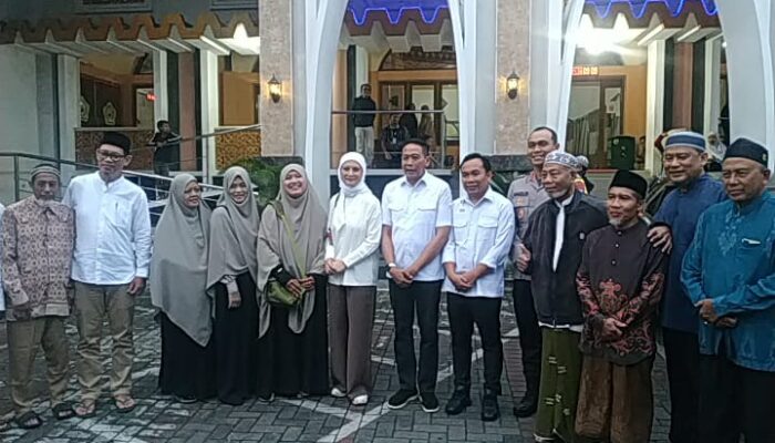 Blusukan ke Masjid, Wali Kota Malang Tegaskan Lebaran Harus Aman Tanpa Gangguan