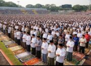 Lebaran Lebih Dulu, Ribuan Warga Muhammadiyah Penuhi Stadion Gajayana