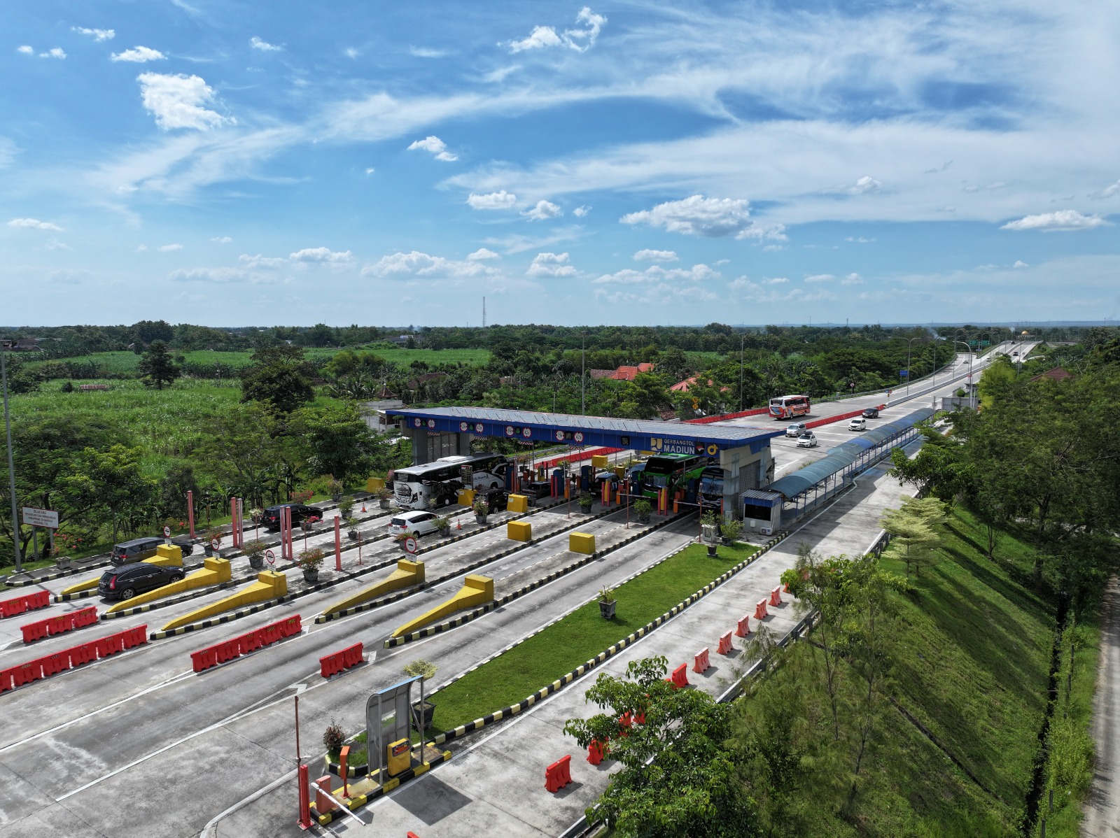 Lonjakan Arus Mudik Lebaran, Kendaraan Keluar GT Madiun Melonjak Tajam Jelang H-1 Idulfitri