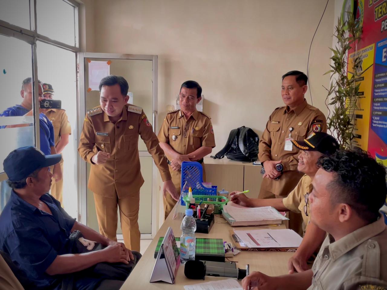 Jalankan Arahan Bupati Fawait, Dispendukcapil Sasar 16 Ribu e-KTP Pemula