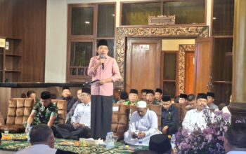 Ngantor Pertama, Tanpa Sekat, Bupati Fawait Temui Ribuan Warga di Pendopo Acara Kupatan