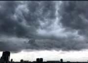 Cuaca Tak Bersahabat, BMKG Juanda Keluarkan Peringatan Wilayah Jatim Siaga 10 Hari ke Depan