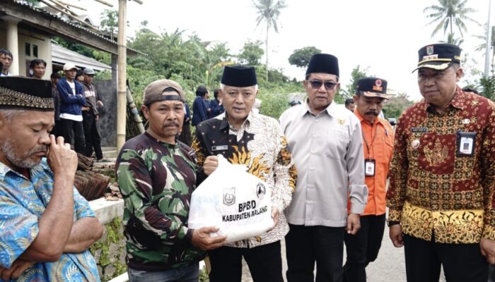 Bupati Malang Gerak Cepat Tinjau Korban Puting Beliung, Serahkan Bantuan dan Instruksikan Penanganan Cepat