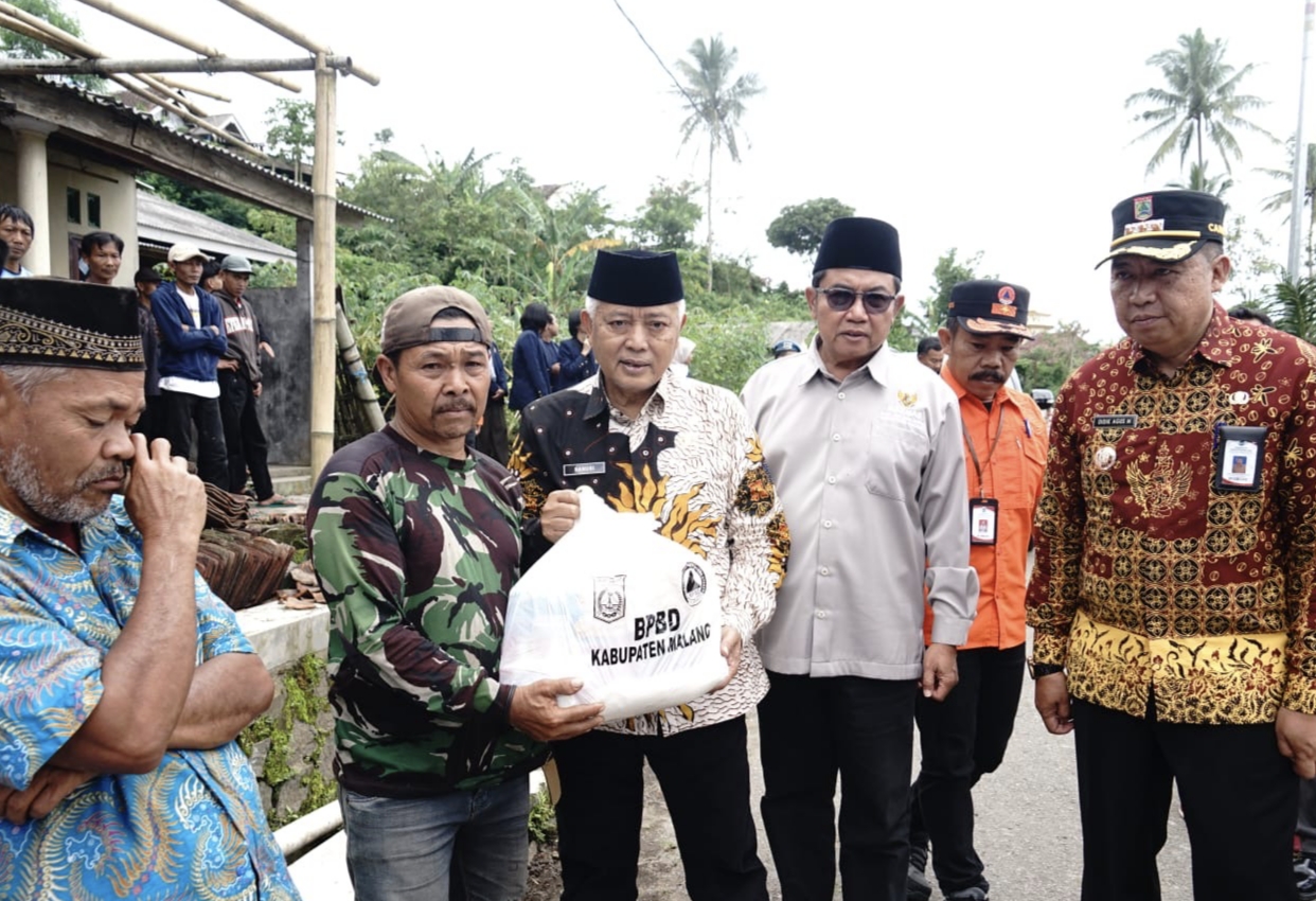 Bupati Malang Drs. HM Sanusi, MM bergerak cepat merespons bencana angin puting beliung yang menerjang Desa Ngadireso, Kecamatan Poncokusumo, pada Selasa (4/3/2026) sekitar pukul 16.30 WIB.