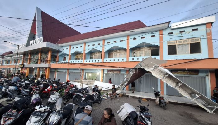 Ambruknya Kanopi Pasar Ploso Jombang, Inspektorat Diminta Audit Proyek