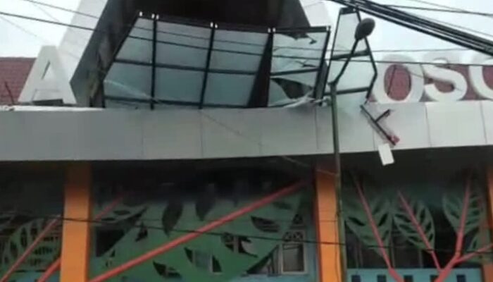 Inspektorat Jombang Soroti Kanopi Pasar Ploso Ambrol Usai Puting Beliung