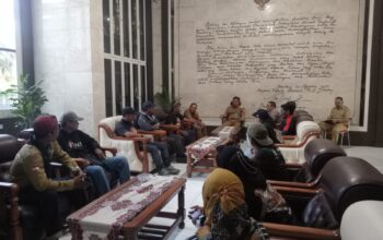 Demo PKL Jombang, Soroti Pelanggaran Zona Merah di Alun-Alun