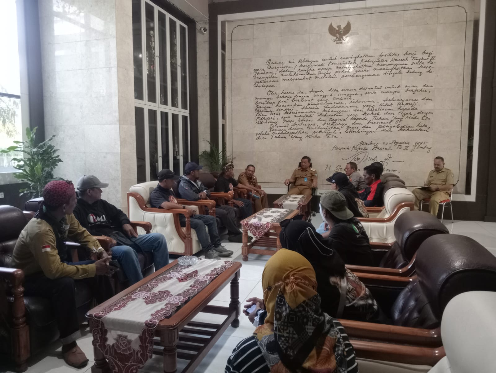 Demo PKL Jombang, Soroti Pelanggaran Zona Merah di Alun-Alun