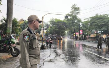 Penertiban PKL Jombang Libatkan TNI-Polri, Trotoar Dikembalikan ke Pejalan Kaki