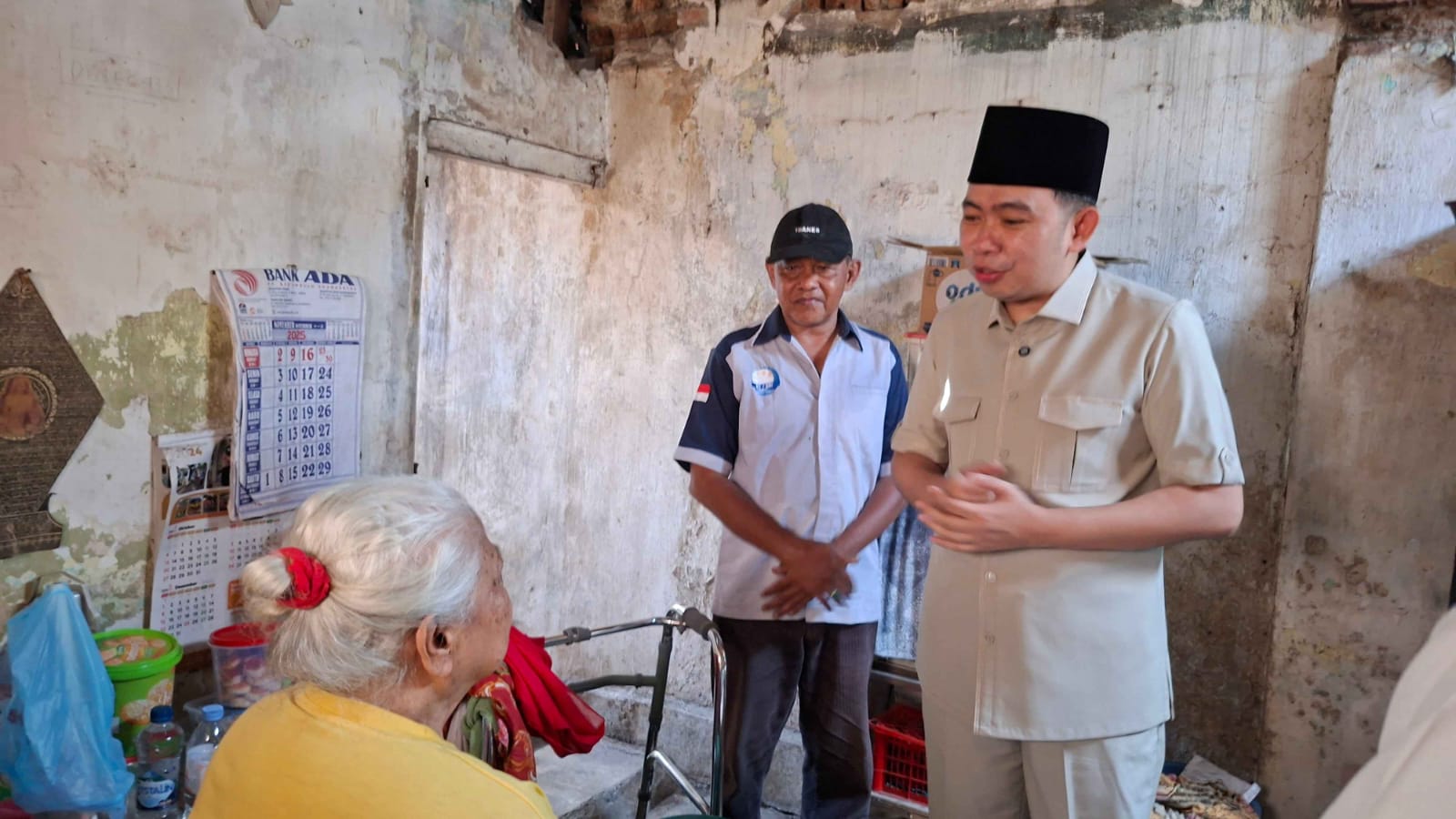 Jaga Stabilitas Harga Pangan dan Tekan Inflasi, Bupati Fawait Salurkan 8 Ton Beras